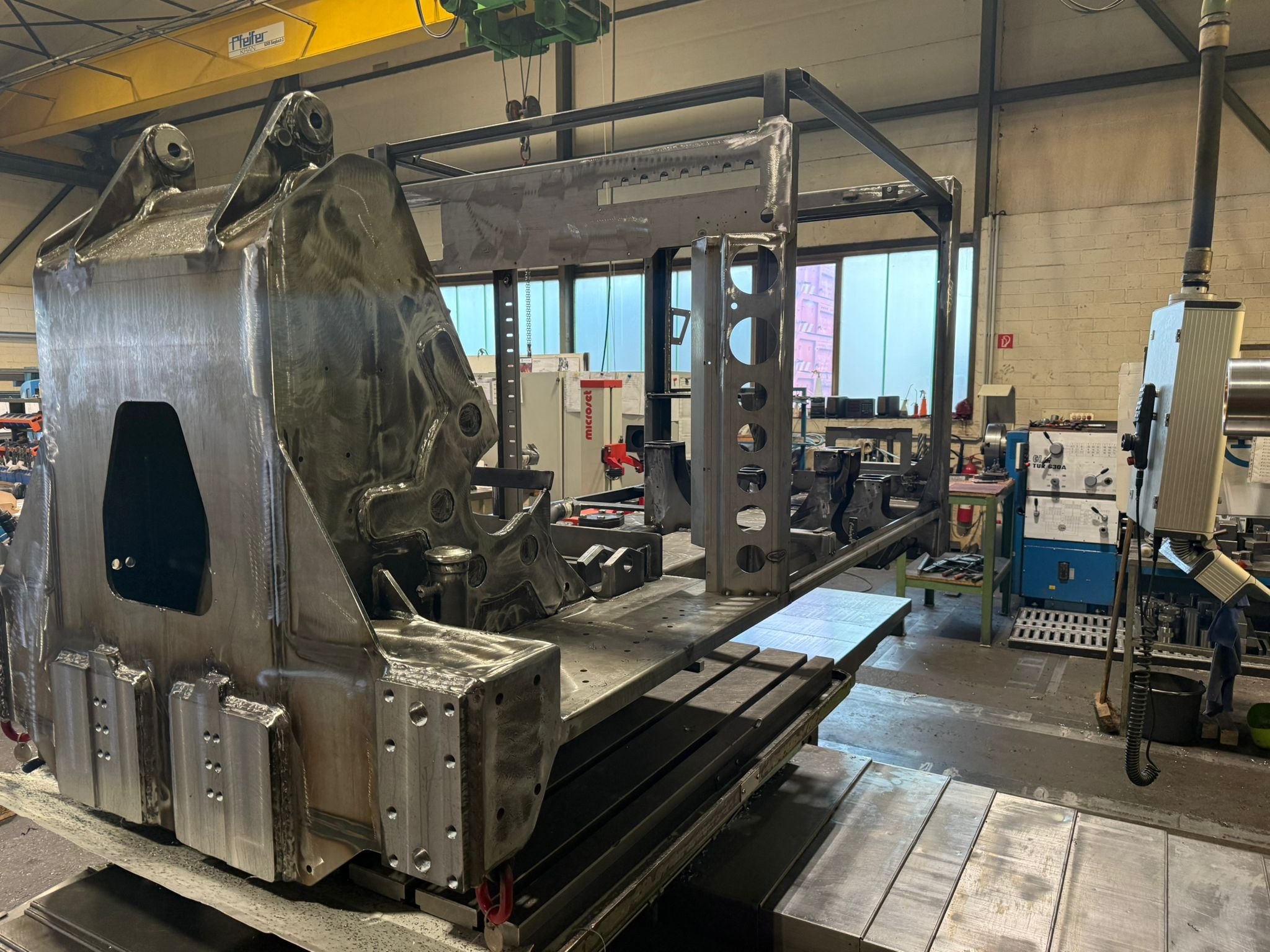 Fräsbearbeitung auf dem CNC-Bohrwerk, Flächenanarbeitung allgemein.