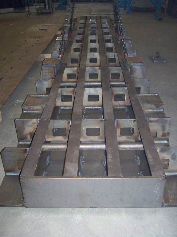 Maschinengestell nach 1090-2 gefertigt.